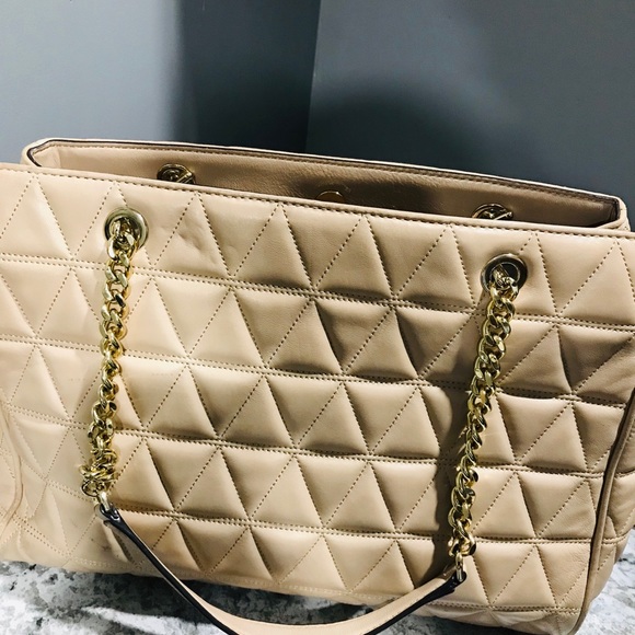 Micheal Kors Handbag - Picture 2 of 3